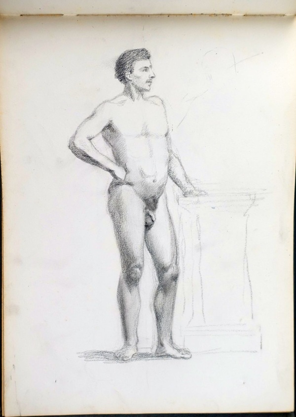 Skizze / Zeichnung des schweizer Künstlers Fritz Gilsi um 1910, Bleistiftzeichnung eines nackten männlichen Modells, das in einer stehenden Pose mit einer Hand an der Hüfte dargestellt ist.